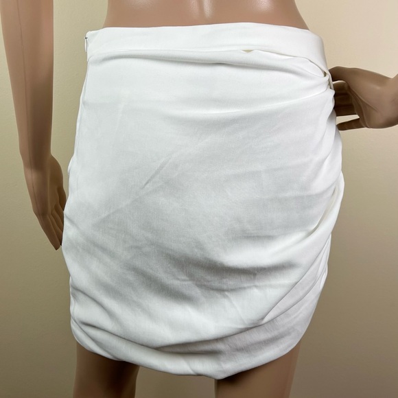 NEW THE SEI REVOLVE IVORY ASYMMETRICAL MINI SKIRT - Picture 7 of 9